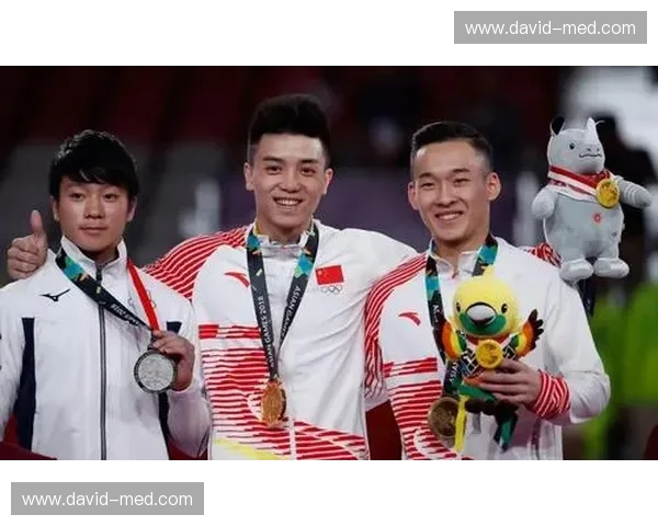 亚洲足球巅峰对决激战正酣展现各国技战术魅力盛况空前精彩纷呈赛